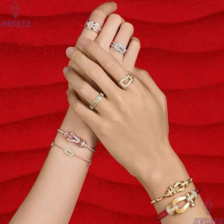 Luxury classic twist designer band fow women men unisex 18k rose gold silver shine crystal zircon full diamond geometry charm rings engagement ring je