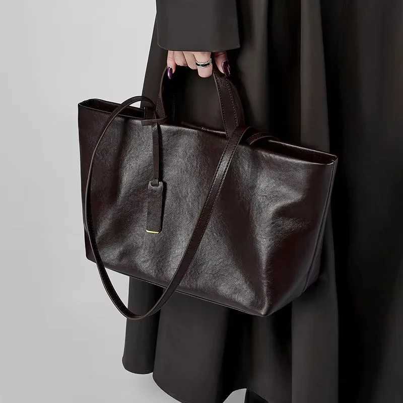 Cowhide Luxury Designer Wen Shoder Bag Leather Large Capacity Square Fi Tote Bag Korean Handbag Shopping Underarm Bags Y251209