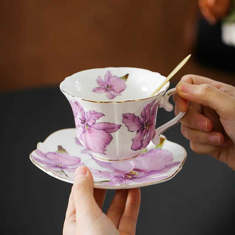200ml Creative Lily Coffee Cup and Saucer Ceramic Gold-Plated Mug Home Floral Breakfast Milk Mug Afternoon Tea Coffee Cup Gifts C251210