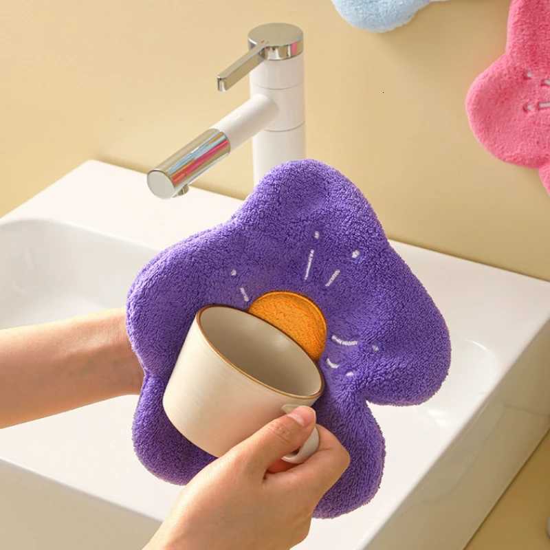 Quick Dry Hand Towels Coral Fleece Wipe Handkerchief Kitchen Bathroom Absorbent Dishcloth Cleaning Cloth Creative Flower Shape C251210