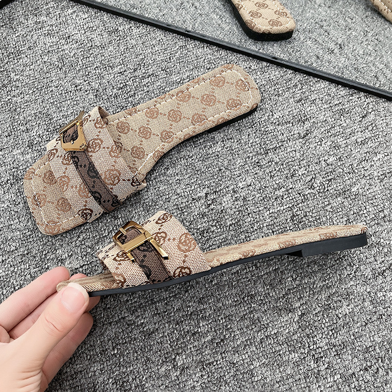 Free Shipping 2026 Summer Designer New Large Size 35-43 Printed Slippers Women Fashion Versatile Casual Flat Single Strap Metal Buckle Beach Cool Slip