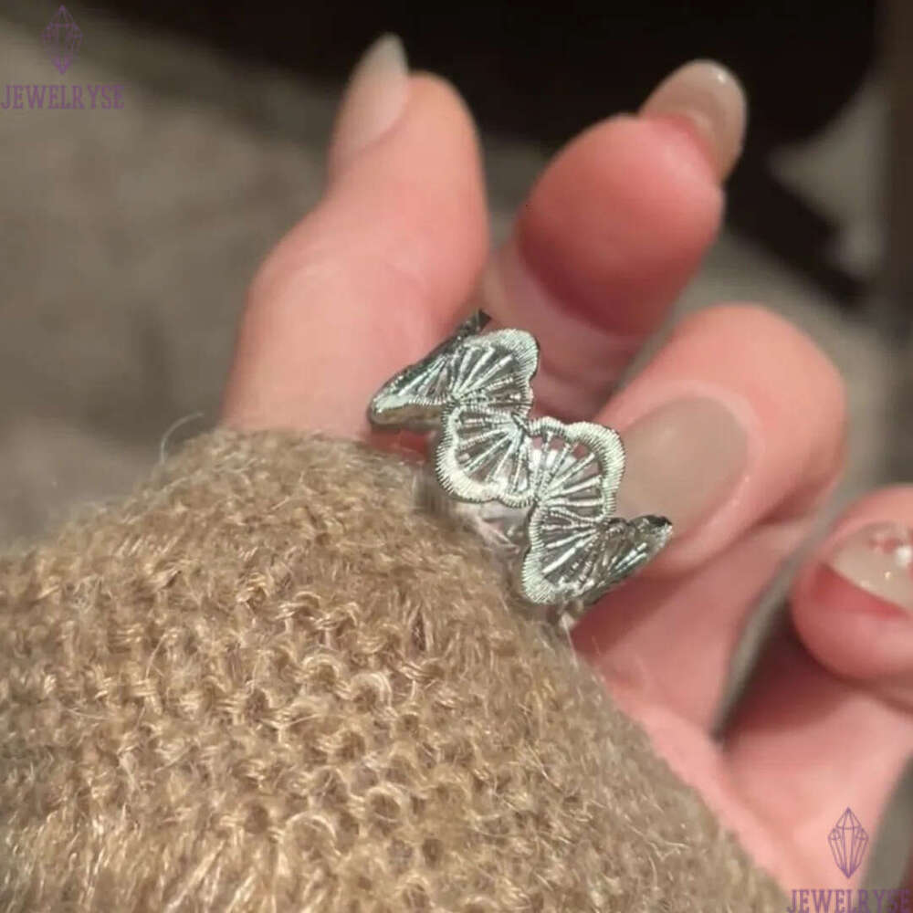 2025 summer new luxury france vintage leaf designer ring for women hollow charm elegant clover leaves nail rings jewelry