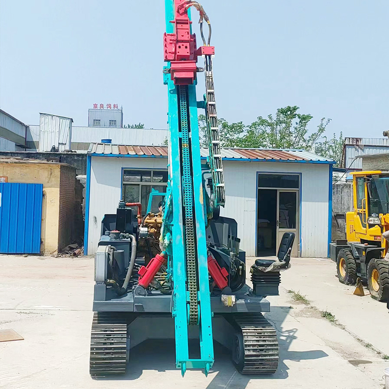 Crawler Solar Pile Driver with Hydraulic Hammer for Deep Foundation Piling: Reach New Depths with Powerful Piling