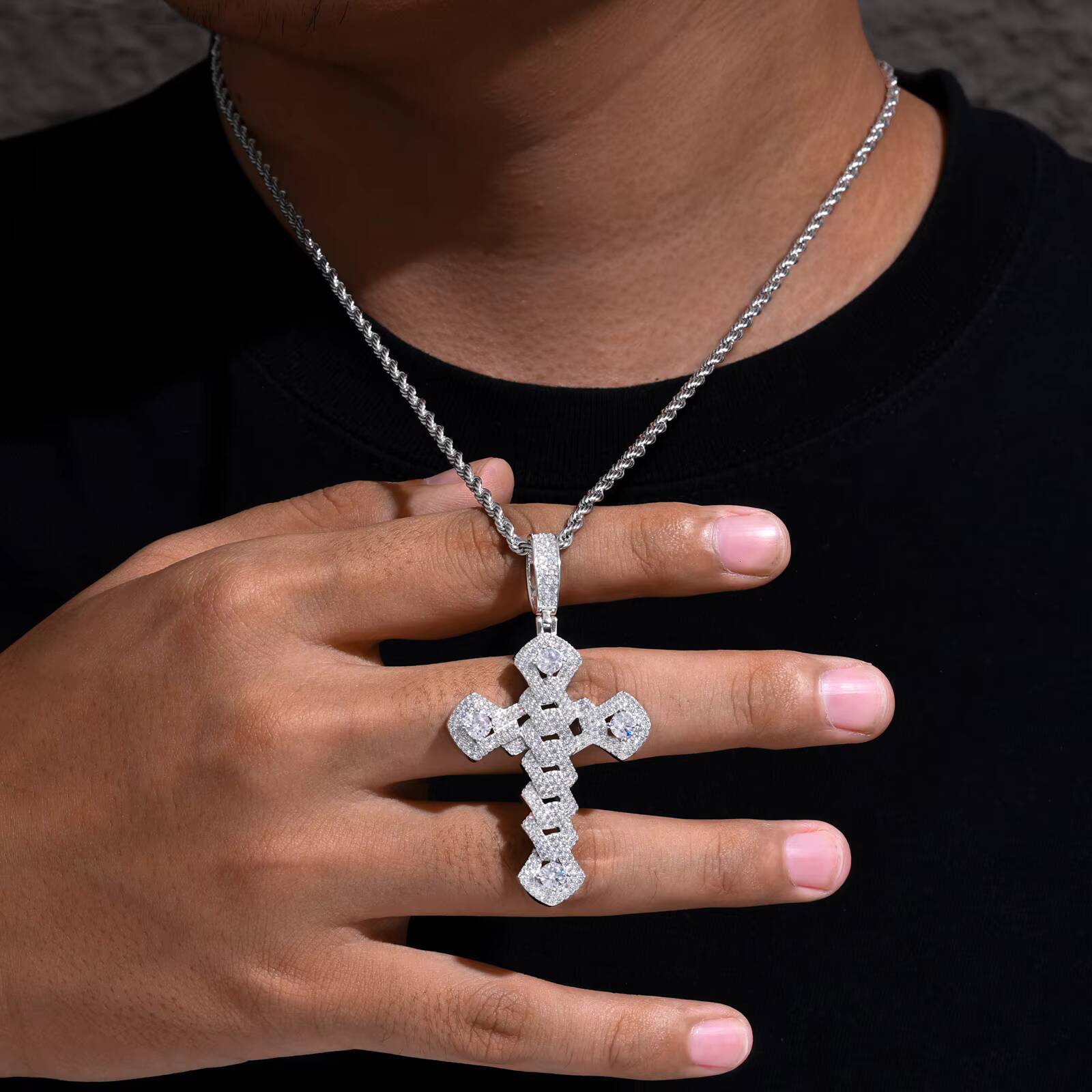 Trend Exquisite Iced Out Hip Hop Jewelry 925 Sterling Silver Bling VVS Moissanite Cuban Cross Charm Pendant
