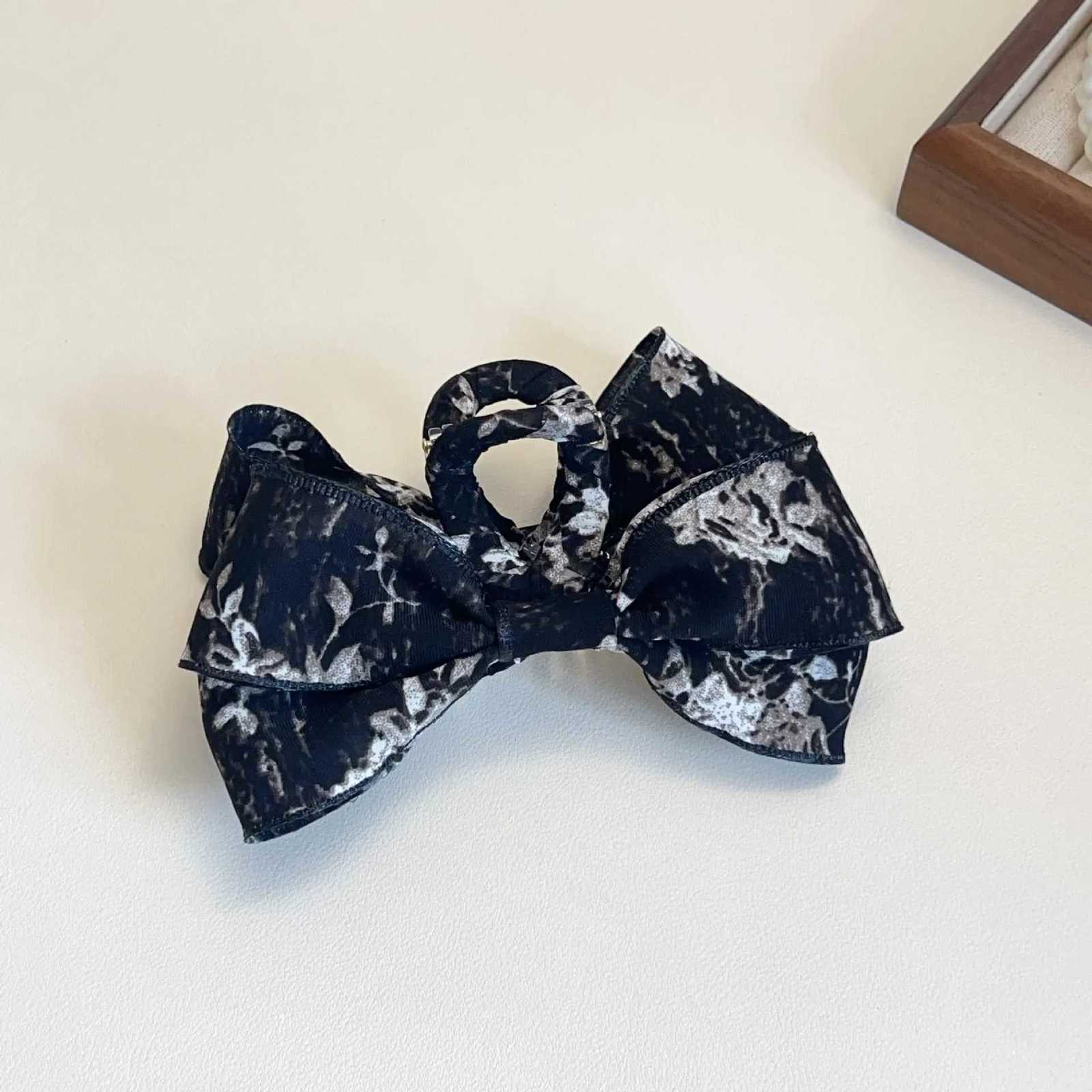 1pc Bow hair clip wens back of the new heaear clip cute half tie hair clip shark clip large size Y251210