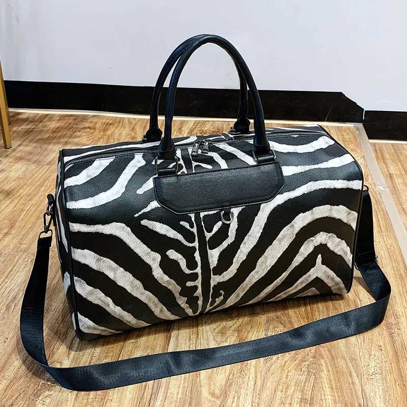 Fi Travel Bag Wens Handbags Large Capacity Leather Stripe Print Duffle Bag Big Tote Weekend Overnight Gym Bag for Wen Y251209