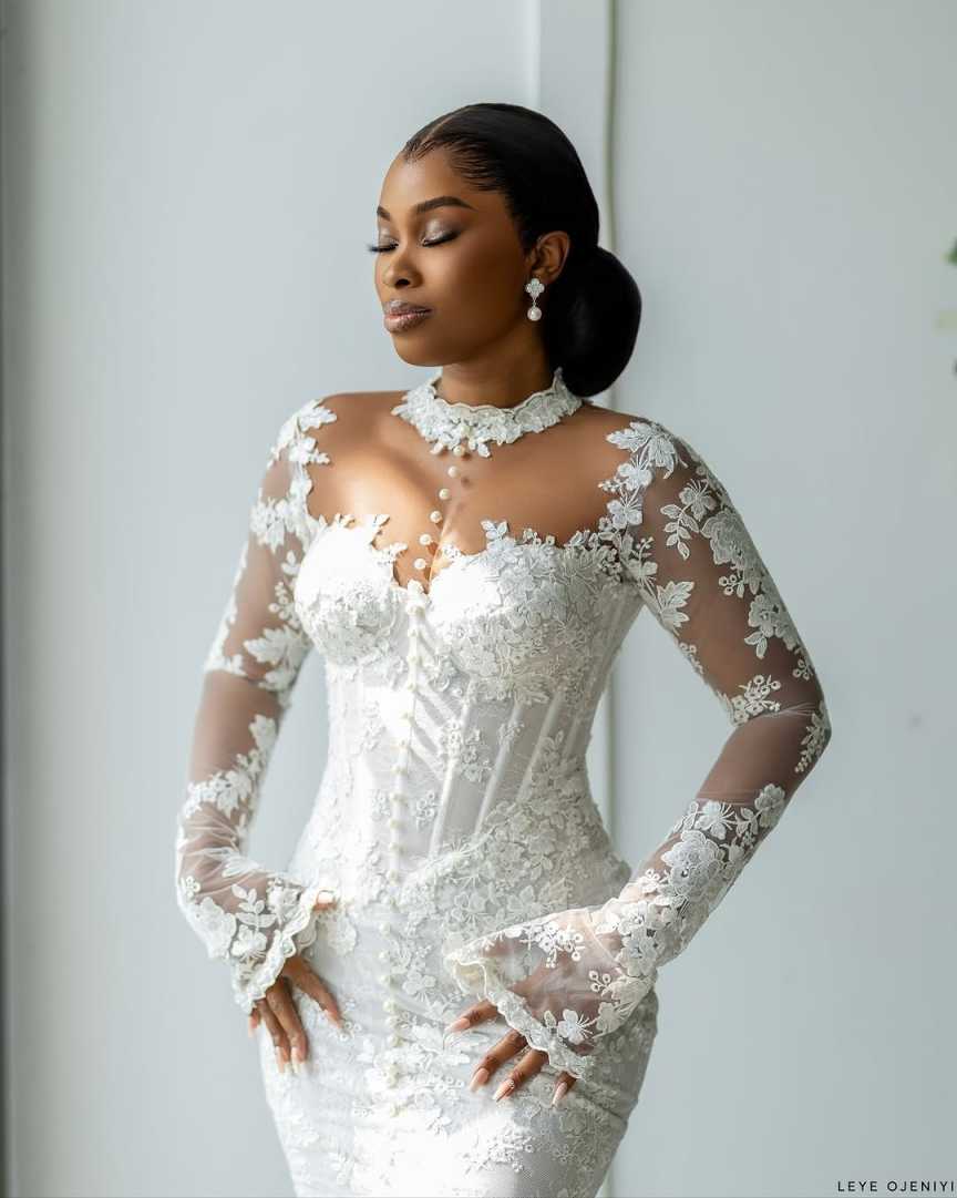 Customized Luxury Mermaid Wedding Dress Sheer Neck Long Sleeve Ladies Bride Dress Lace Appliques Bridal Gowns