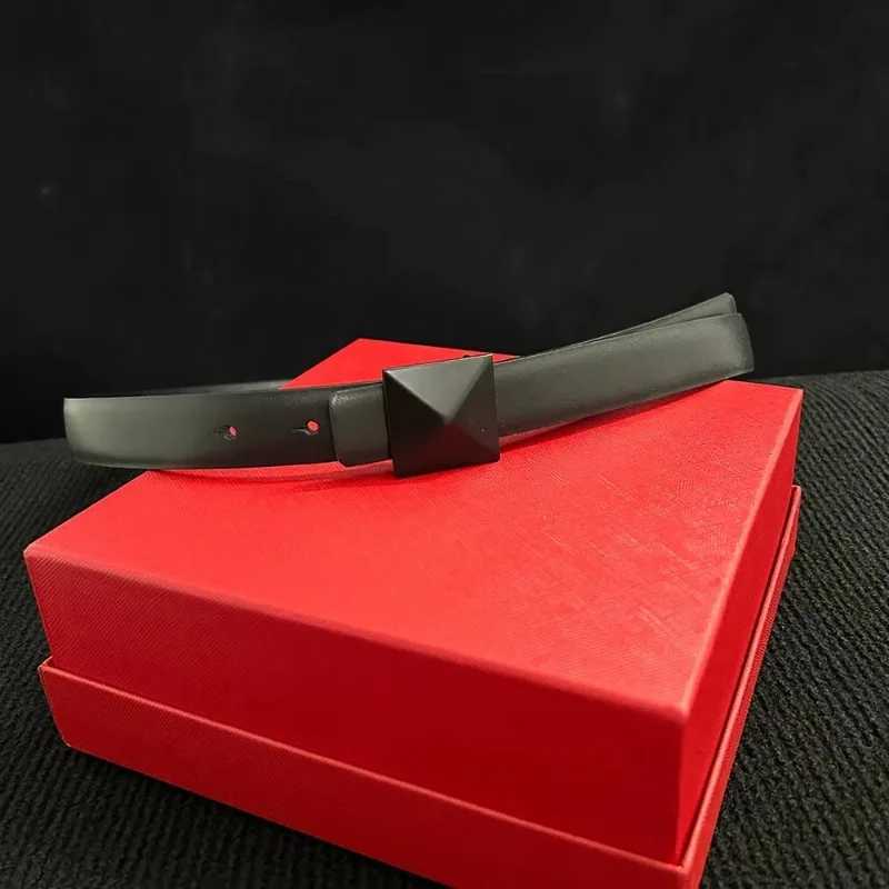 Luxury Womens Belt Luxury Waist Chain Rivet Buckle Versatile Decorative Belt Jeans Dress Womens Accessories Double-sided Belt Y251210