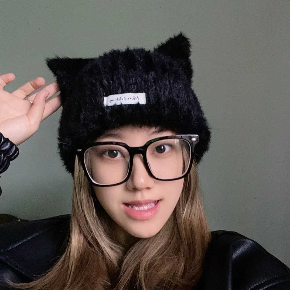Luxury Winter New Cute Cats ears Steamed cat-ear shaped bread Ear Protection Cold Hat Thickened Warm Hat Womens Windproof Plush Hat Y251209