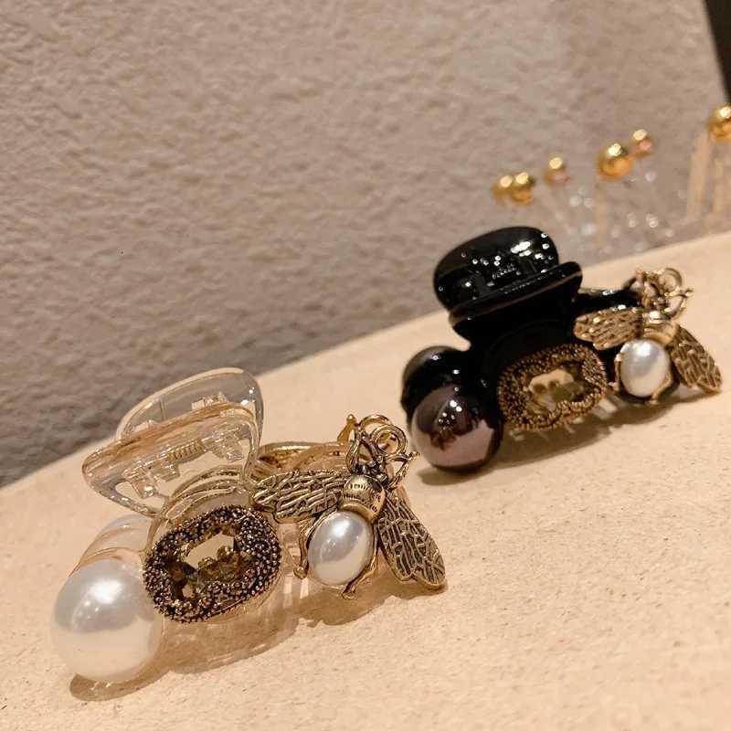 Elegant Retro Bee Hairpin Hair Cls Handmade Pearl Crystal Rhinestone Hair Clip Luxury Jewelry for Girls Wen Hair Accories Y251210