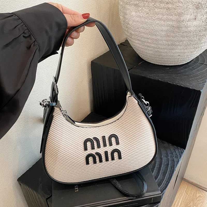 2025 Crescent Mo Hobo Bag Curated Adjustable Crossbody Shoder Purse for Wen Vegan Leather Day to Night Tote Y251209