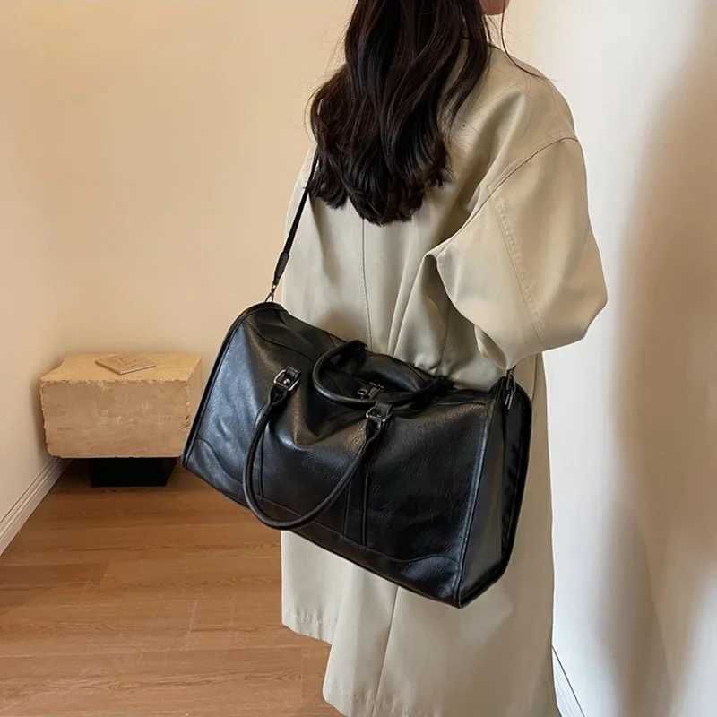 2024 Large Capacity Travel Bag Pu Leather Golf Bost Bag Shoder Handbag Leisure Sports Fitness Suiase Weekender Duffle Bag Y251209