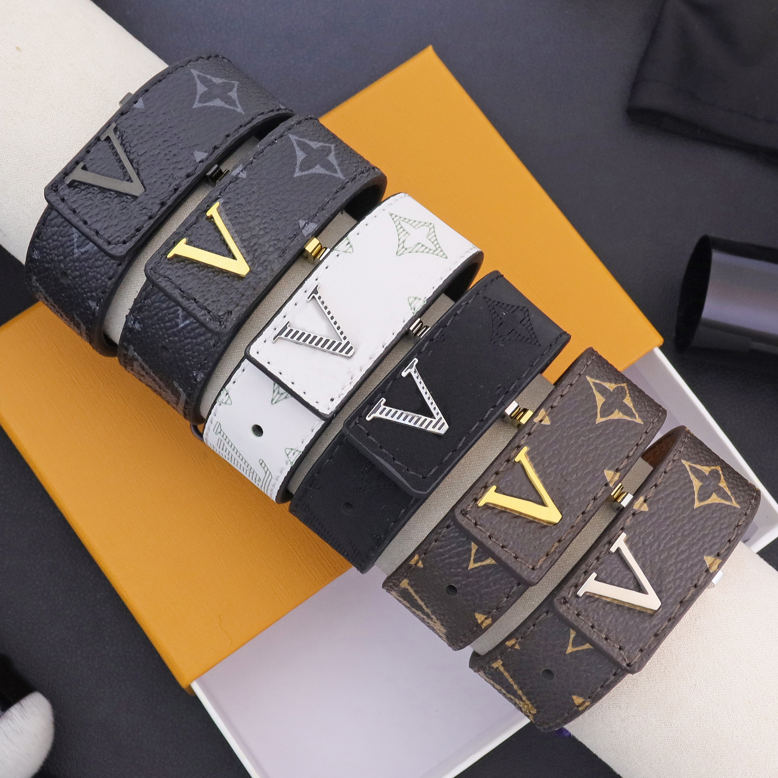 Mens Designer Leather Bracelet With Matte Black Texture Polished Metal Accents Versatile Daily Refined Jewelry Gift For Him High Quality And Trendy Accessory