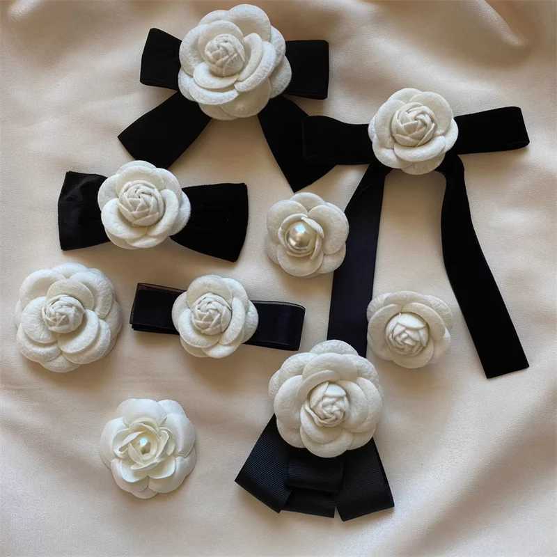 New Fabric lia wer Brooch Veet Bow Tie Ladies College Style Shirt Collar Pins Vintage Wedding Party Brooches For Wen Y251210