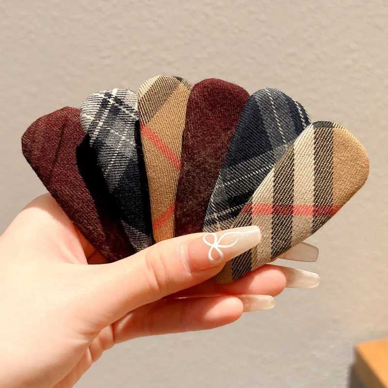 Khaki Plaid Fabric Hair Clips Hair Accories Pinzas Para El Cabello Fashionable Side Bangs Clip Versatile Hair Accory Y251210