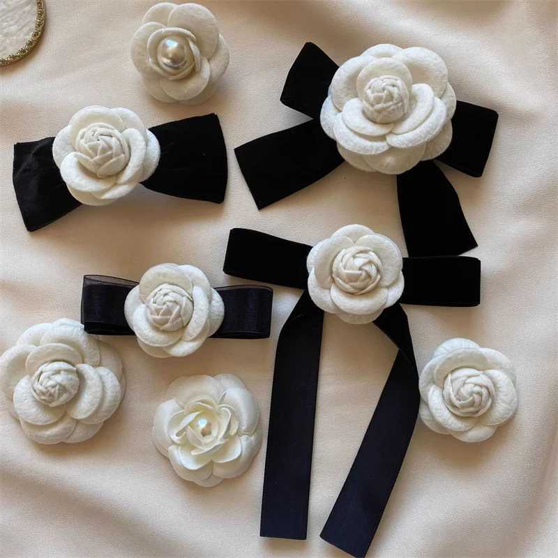 New Fabric lia wer Brooch Veet Bow Tie Ladies College Style Shirt Collar Pins Vintage Wedding Party Brooches For Wen Y251210