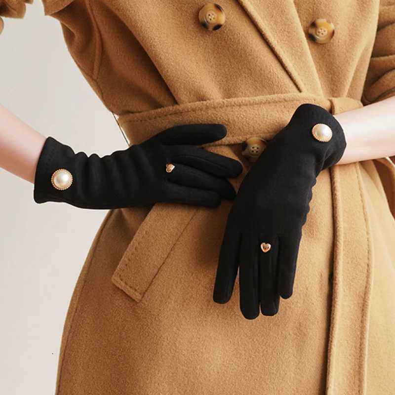 Wen Winter Keep Warm Fingertips Clamshell Touch Screen Pearl Gs Fashion Elegant Retro Luxury Fleece Soft Drive Y251210