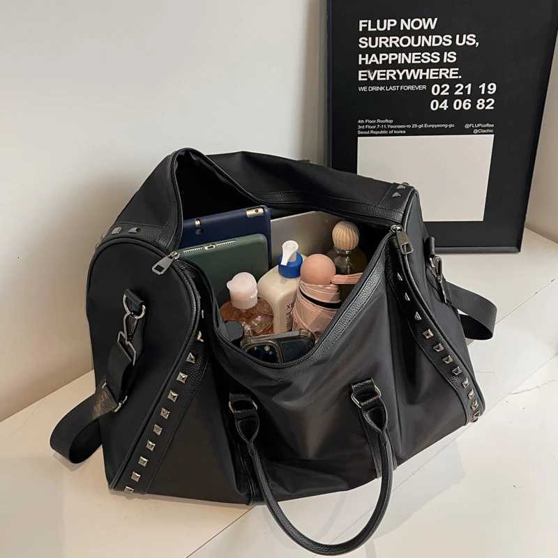 Tide Cool Short Trip Bag Fi Large Capacity Crossbody Bag Weekend Travel Handbag Men And Wens Models Designer Models Y251209