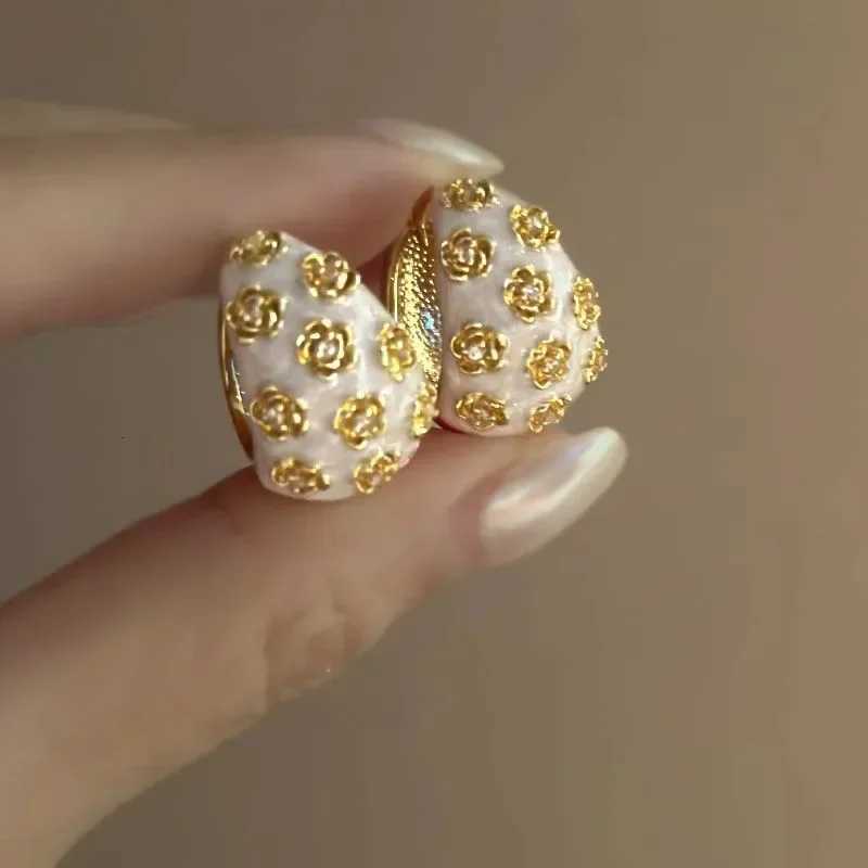 Rose White wer Retro Elegant Paved Hoop Earrings for Wen Girl 2025 New Fashion Drip Oil wer Earrings Jewelry Bijoux Gift Y251210