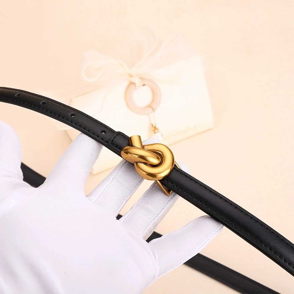Luxury New womens leather belt fashion simple thin waist belt versatile decoration high-end sense of pants belt Y251210