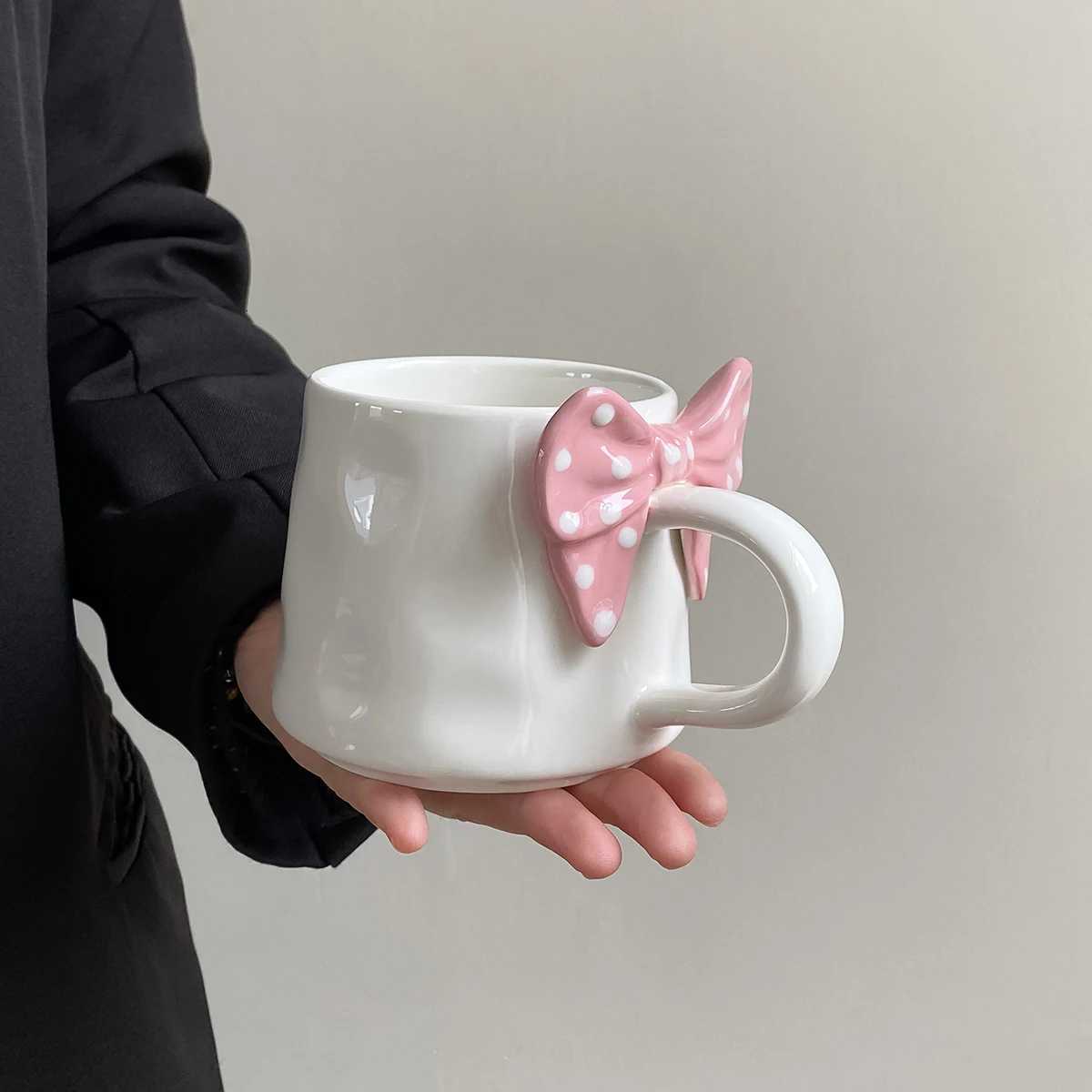 1Pc Polka Dot Bow Mug Creative Bow Handle Ceramic Mug Exquisite Polka Dot Design Suitable for Home Decoration Living Room Bedroom Diningt C251210