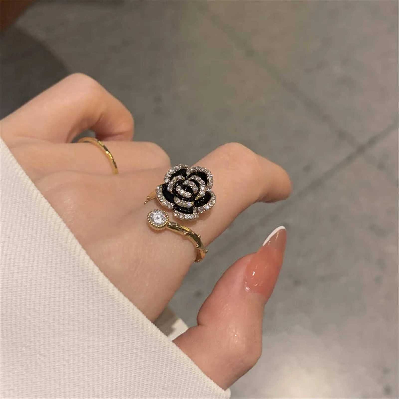 Black lia Advanced Ring Wens French Small Fragrance Opening Adjustment Index Finger Ring ins Fashion Personty Ring Y251210