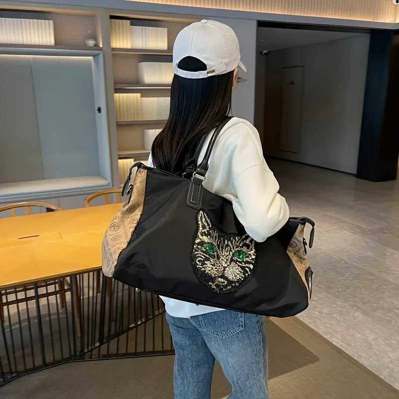 Large Capacity Travel Bag with Bear Design - Durable Oxford Fabric Hand Wable Ideal for Students Fitness Yoga Y251209