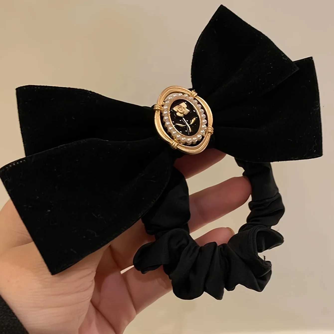 Elegant Veet Bow Hair Tie with Golden Embossed Design for Ponytails and Updos Black Veet Hair Accory Elegant Bun Holder Y251210