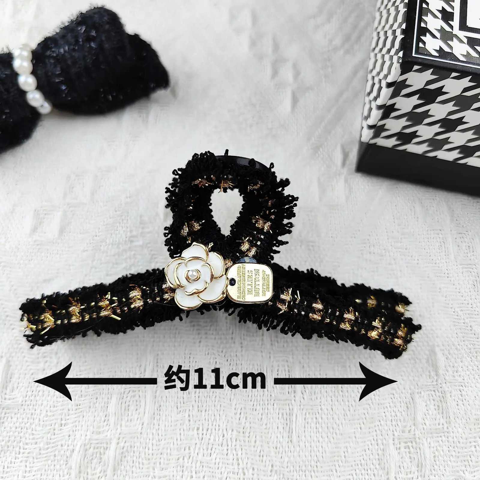 luxury brand Fashionable Hair Clips hair accories shark clips exquisite pearl heaear Crab hair clip Hair pin Y251210