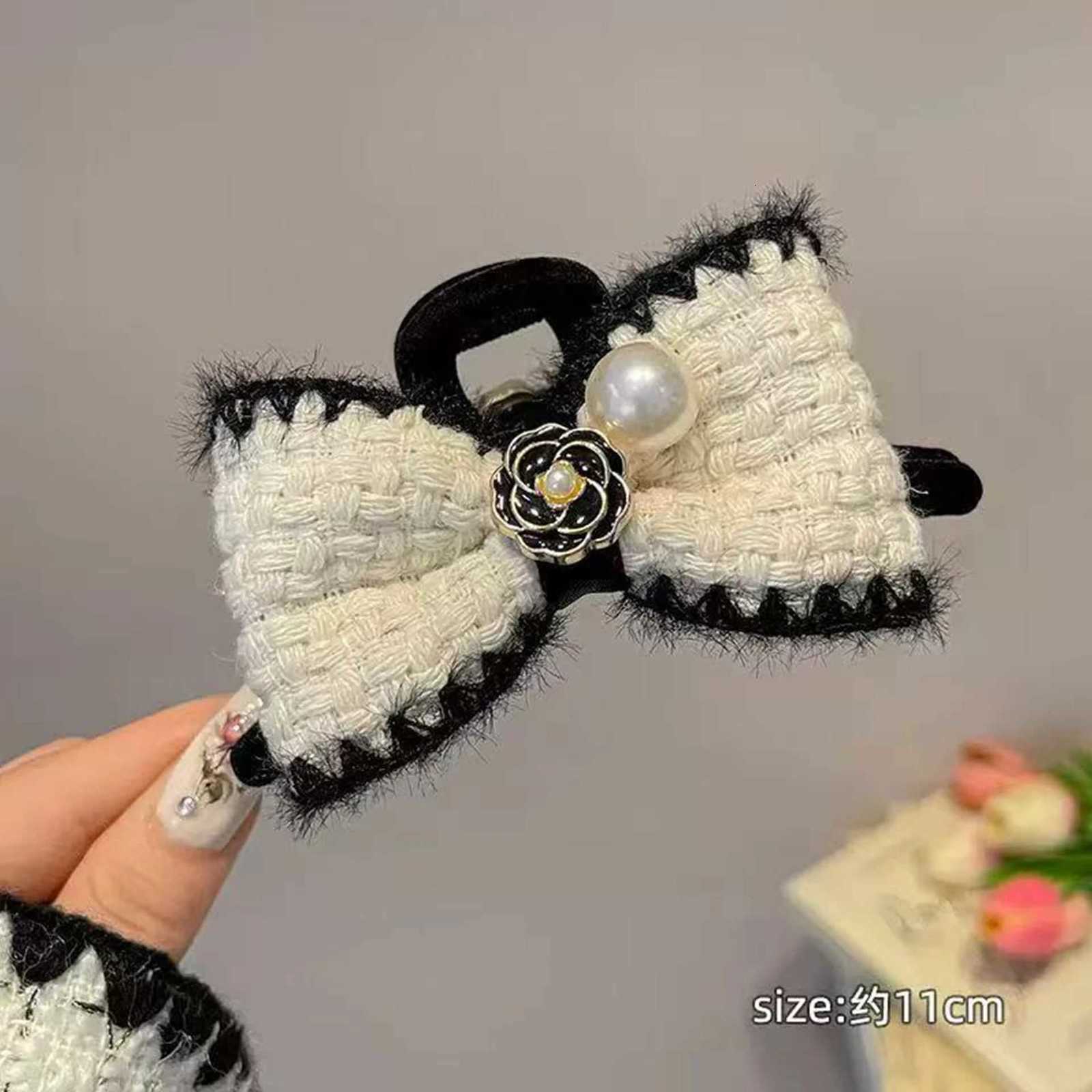 1pc lia Black and White Knitted Bow Hairpin Fem Back of Updo Hair Scrah Clip Fl Pearl Shark Clip Heaear Y251210