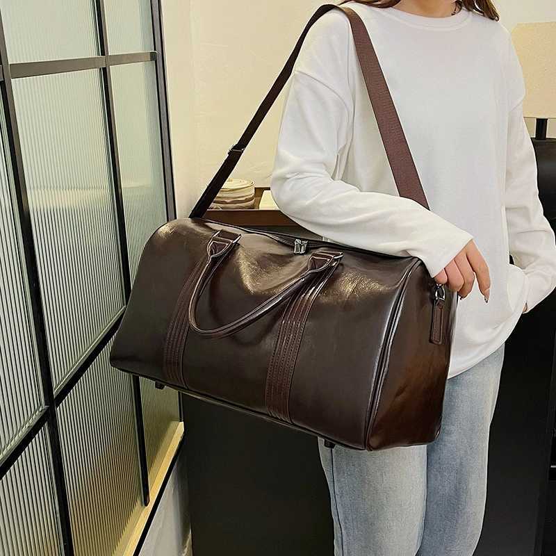 Large Capacity Travel Duffle Totes PU Leather Gym Sports Fi Fitness Wan Luxury Business Lage Handbag Shoder Bag Y251209