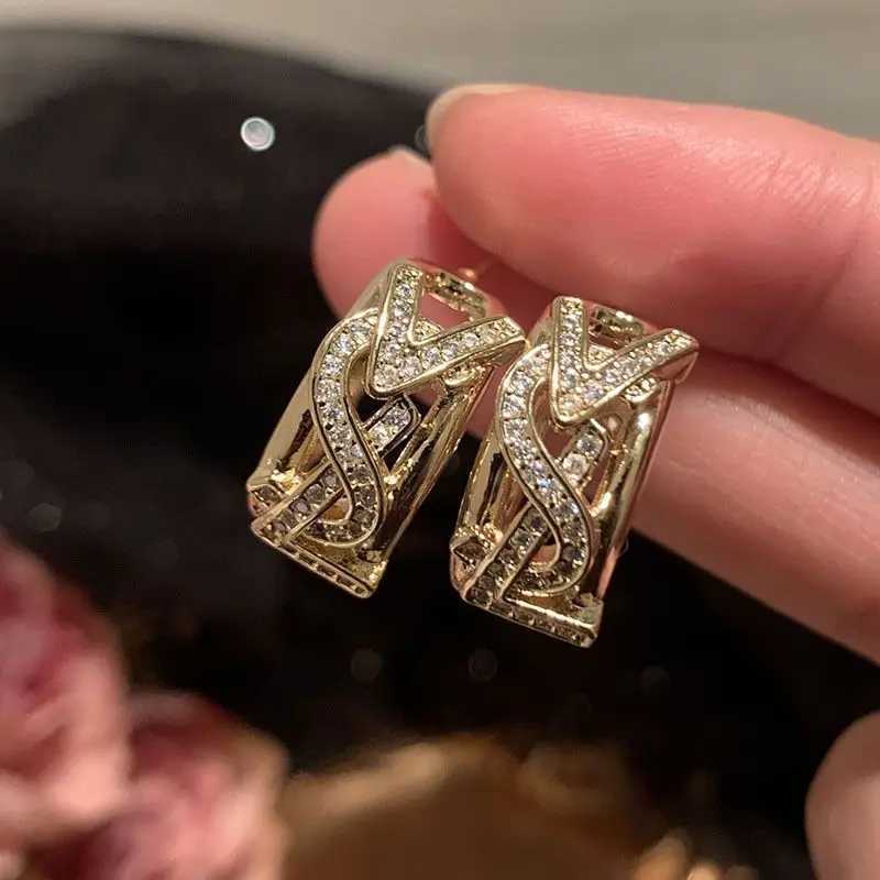 2026 Luxury Letter Earrings Gold Plated Hollow Circle with Zircon High-End Shiny Studs for Wen 1 Pair Y251210