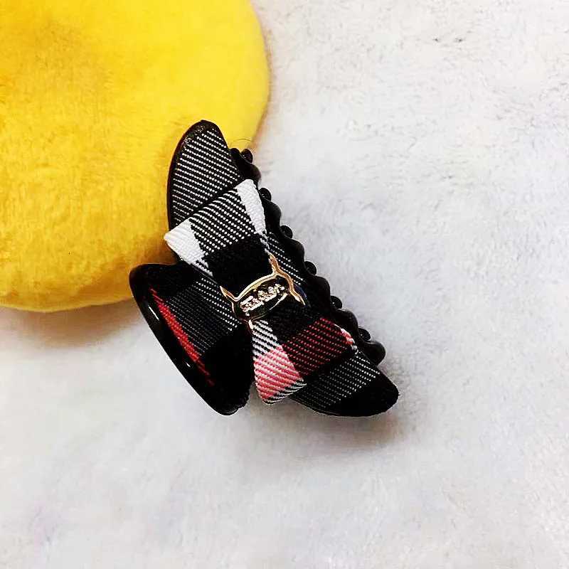 2025 New Fashion Acrylic Hair Cl Clip For Wen British Plastic Plaid Hair Accories New Handmade Exquisit Grid Shark Clips Y251210