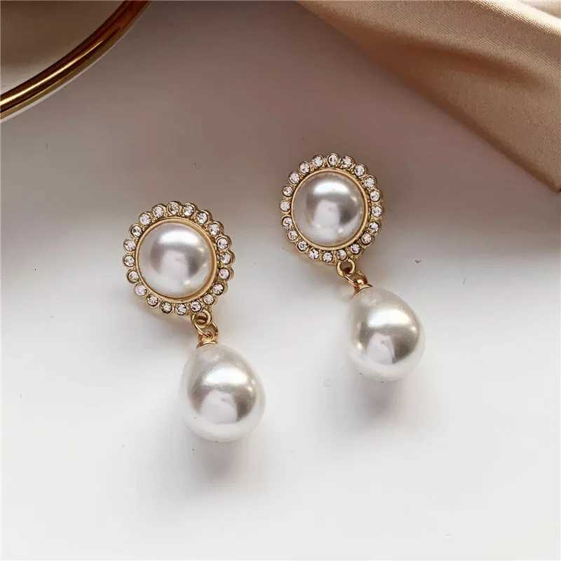 Crystal Drop Round Earrings 2025 New Fashion Jewelry Korean Pearl Baroque Palace Elegant Charm Pendant Earrings Wens Jewelry Y251210