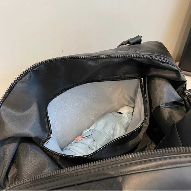 2025 New Fi Large Capacity Sports Duffle Oversi Shoder Bag for Wen Short Trip Weekend Travel Crossbody Bags Y251209