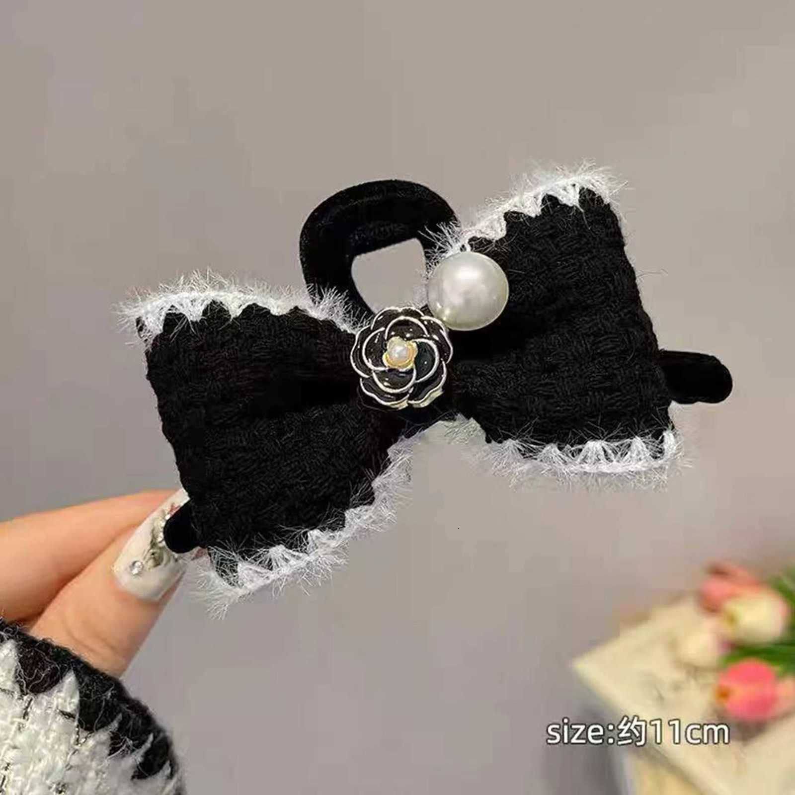 1pc lia Black and White Knitted Bow Hairpin Fem Back of Updo Hair Scrah Clip Fl Pearl Shark Clip Heaear Y251210