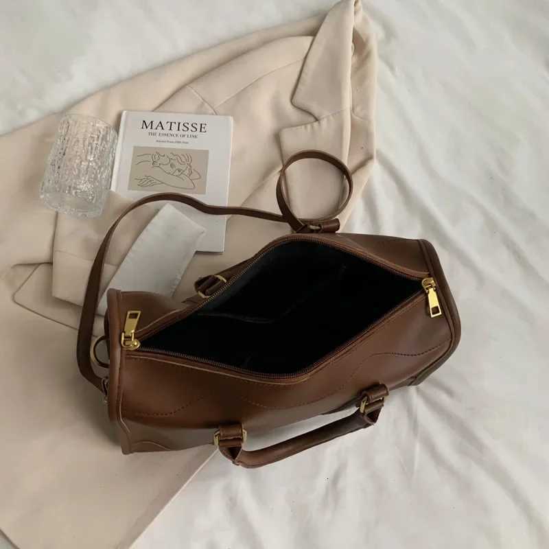 2024 New Wens Travel Bag High Quality Simple Wens Handbag Large Capacity Fi Casual Ladies Shoder Lage Bag Y251209