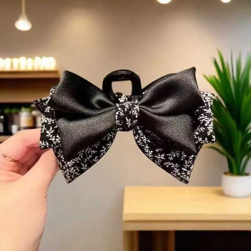 1pc Elegant w clip new retro autumn and winter style shark clip hair clip band at the back of the Y251210