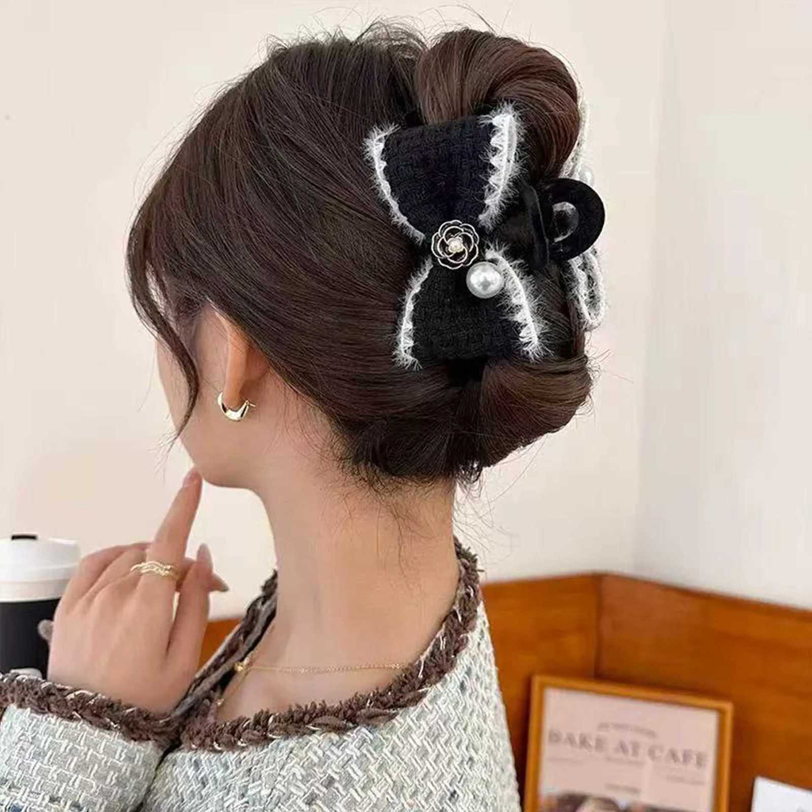 1pc lia Black and White Knitted Bow Hairpin Fem Back of Updo Hair Scrah Clip Fl Pearl Shark Clip Heaear Y251210