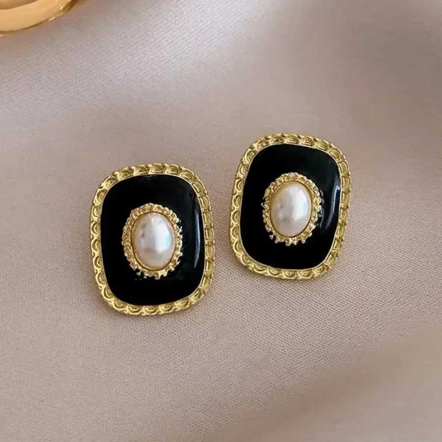 New Square Black Enamel Oil Stud Earrings for Wen Party Elegant Oval Imitation Pearl Charms Earrings Vintage Tren Jewelry Y251210