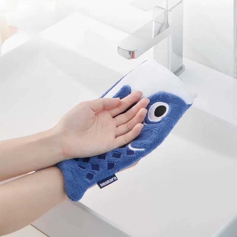1pc Cute Cartoon Koi Shaped Hanging Hand Towel for Home Bathroom Childrens Super Absorbent Handkerchief Square Kitchen C251210