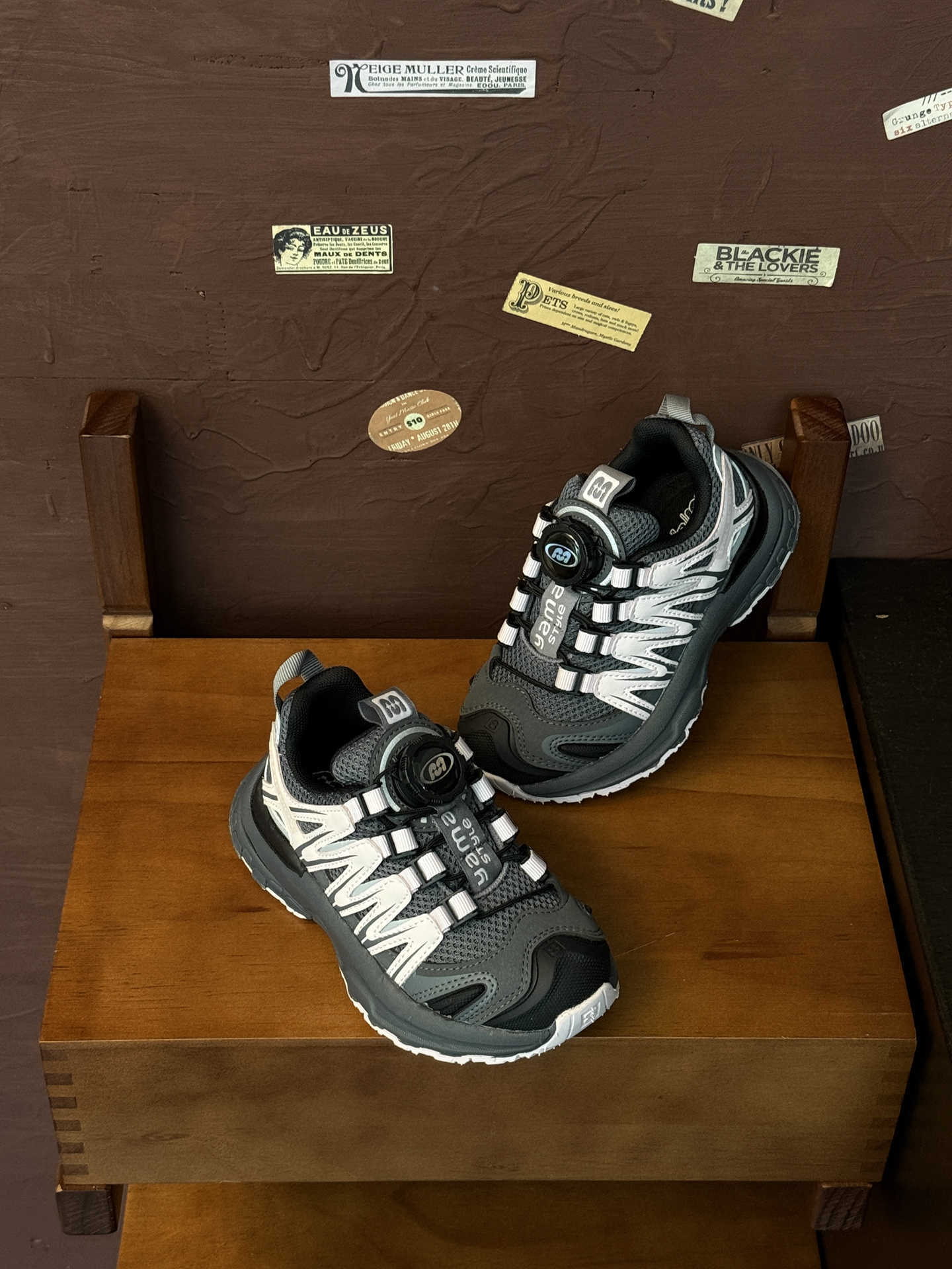 Unisex children's single-layer fleece-lined lightweight hiking shoes for autumn and winter, suitable for mountain climbing, hiking and running. J251210