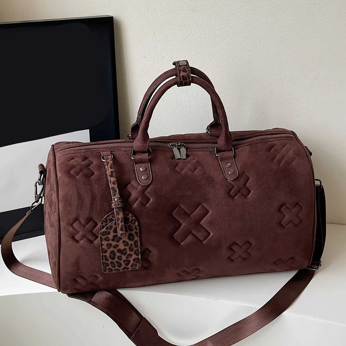 Fi travel handbag - High-capacity durable textured design suitable for fitness vai and business trips Y251209