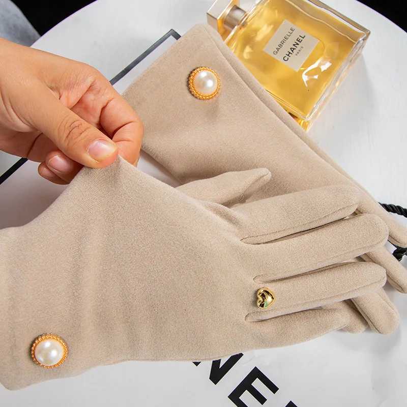 Korean Cute Pearl Plus Veet Outdoor Sports Cycling Windproof Touch Screen Driving Wens Autumn and Winter Warm Gs S349 Y251210