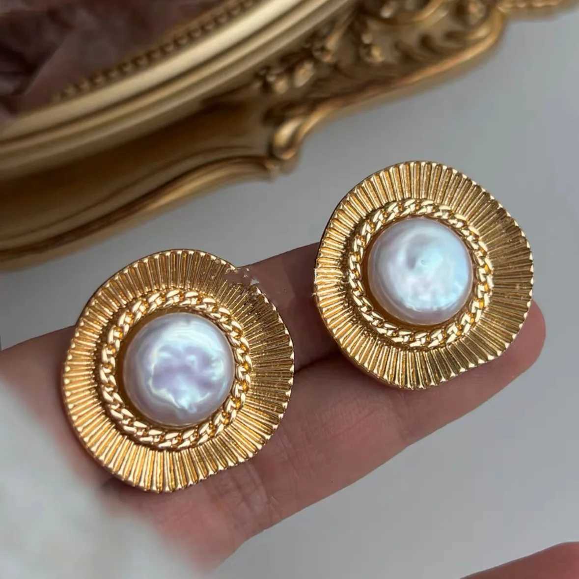 kshmir 2025 New Retro Metal Imitation Pearl Earrings Textu Jewelry Party Gifts for Wen and Girls Y251210