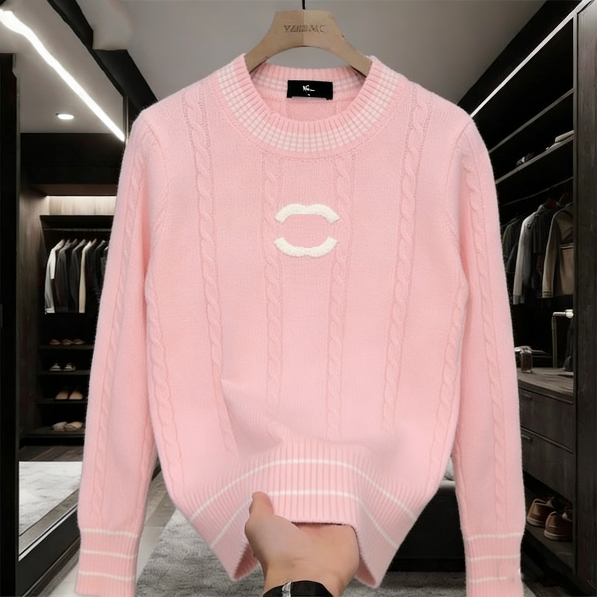 Women's Long French small wind contrast embroidery knitted twist sweater women's autumn 2025 new fashionable western-style long-sleeved top.