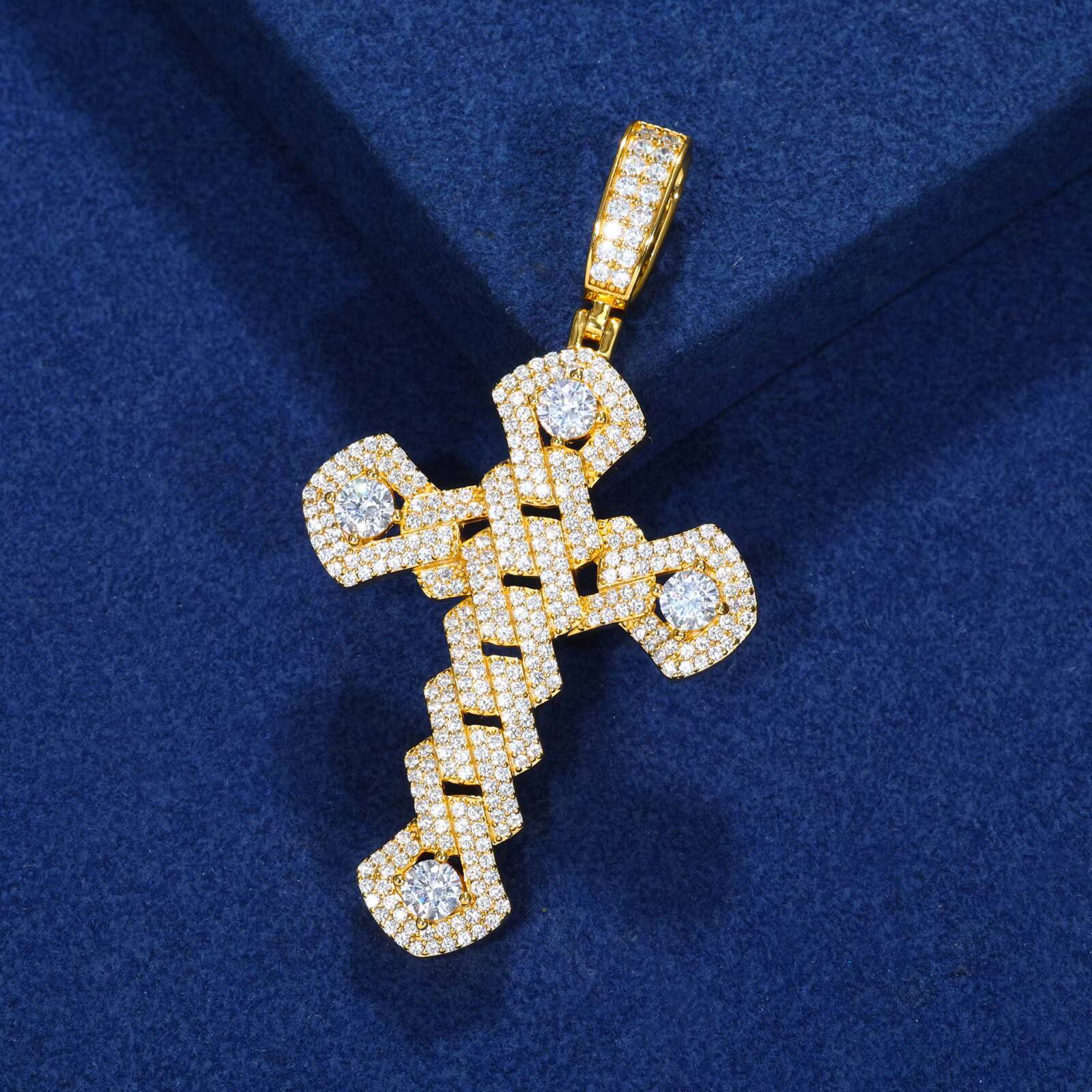 Trend Exquisite Iced Out Hip Hop Jewelry 925 Sterling Silver Bling VVS Moissanite Cuban Cross Charm Pendant