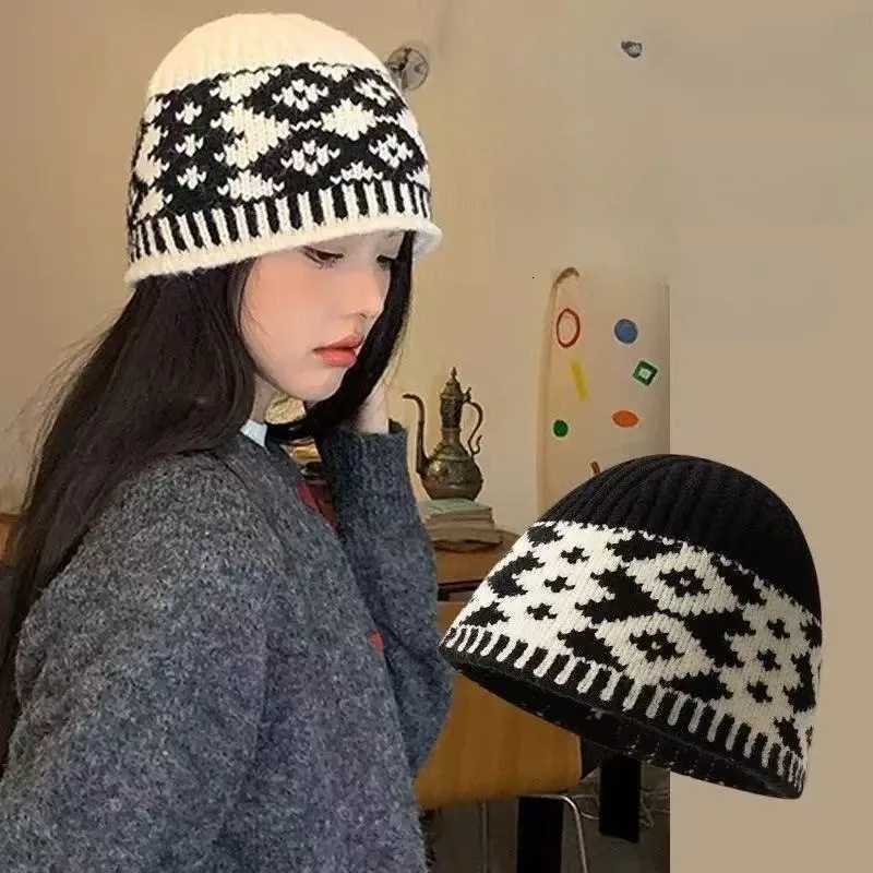 Luxury 2026 New Retro Color Block Grid Knitted Hat for Women Warm Cold Hat Face-Slimming Perfect for Autumn Winter Daily Wear Y251209