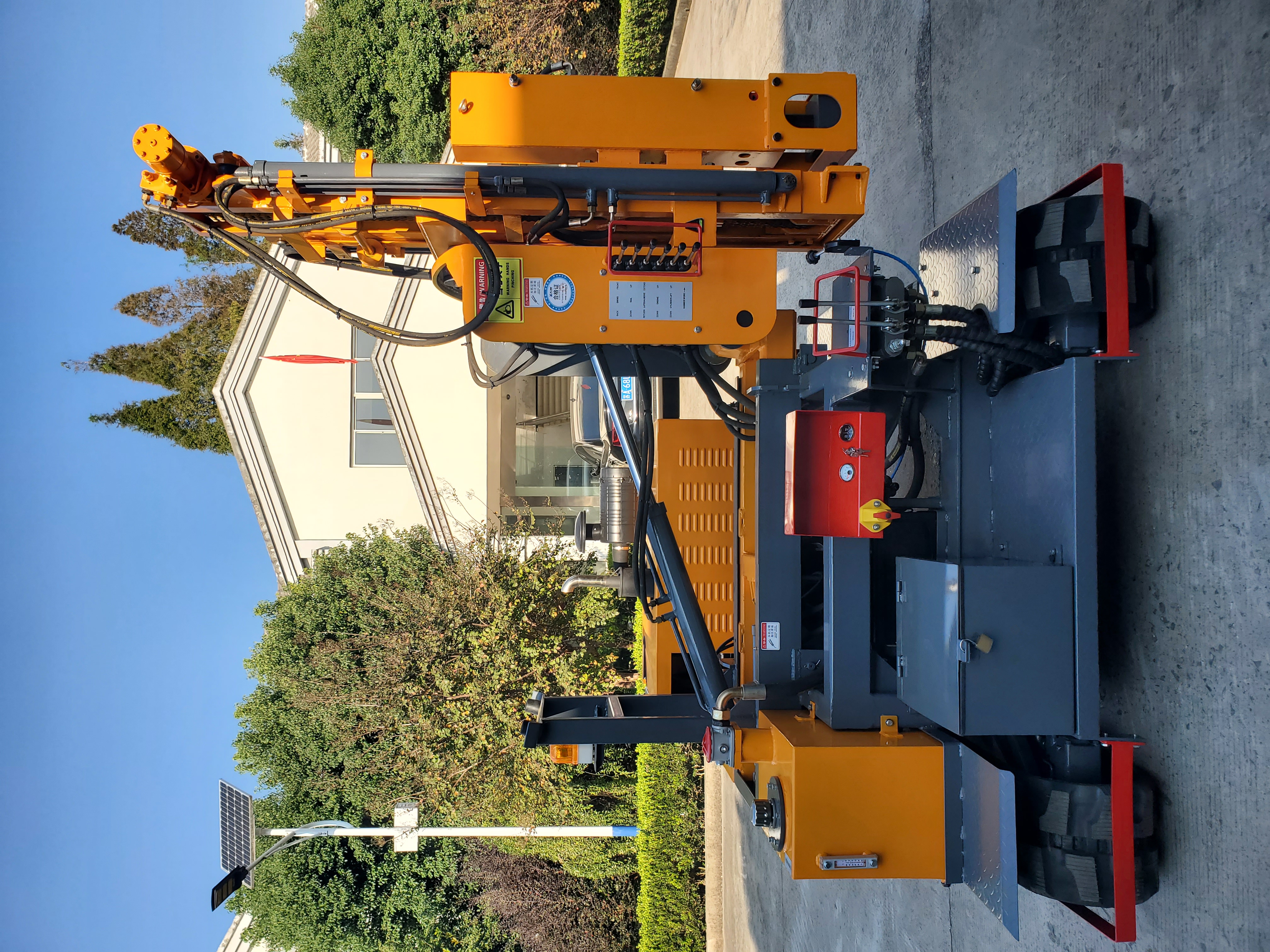 Crawler Hydraulic 6m Depth Pile Driver | for Solar Ramming Piling Applications