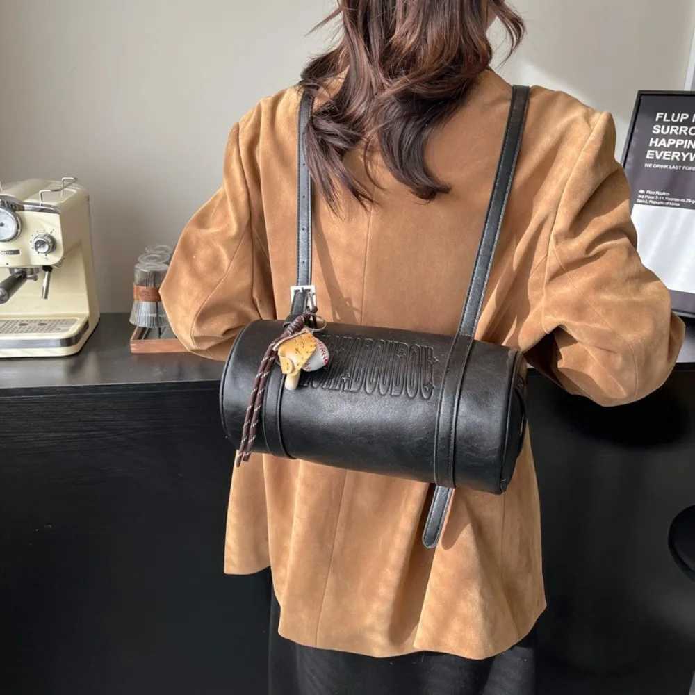 Luxury Cylinder Shaped Shoder Bag Solid Color Mtifunctial Crossbody Bag With Pendant Underarm Handbag Y251209